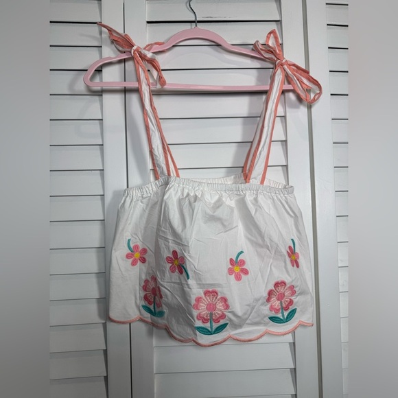 NWT Boutique So Me Floral Embroidered Tie Strap Crop Top Size Small - Picture 4 of 6